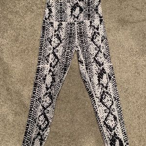 Love Her small leggings